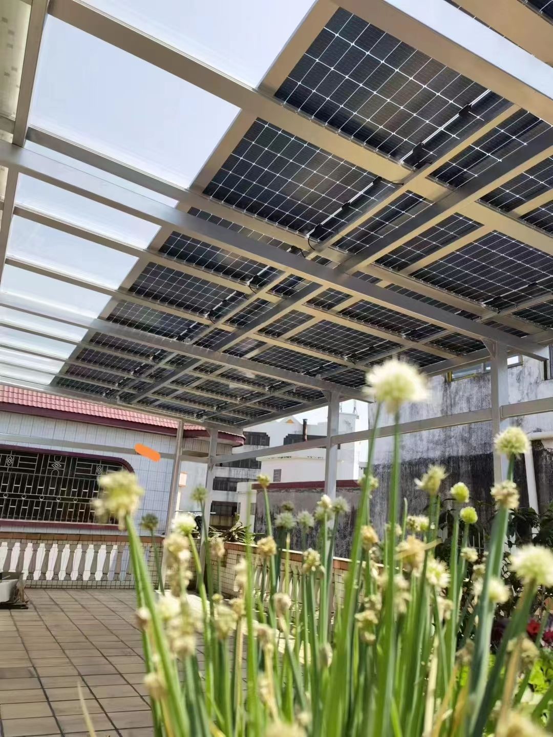 乳山别墅家用屋顶太阳能发电系统安装